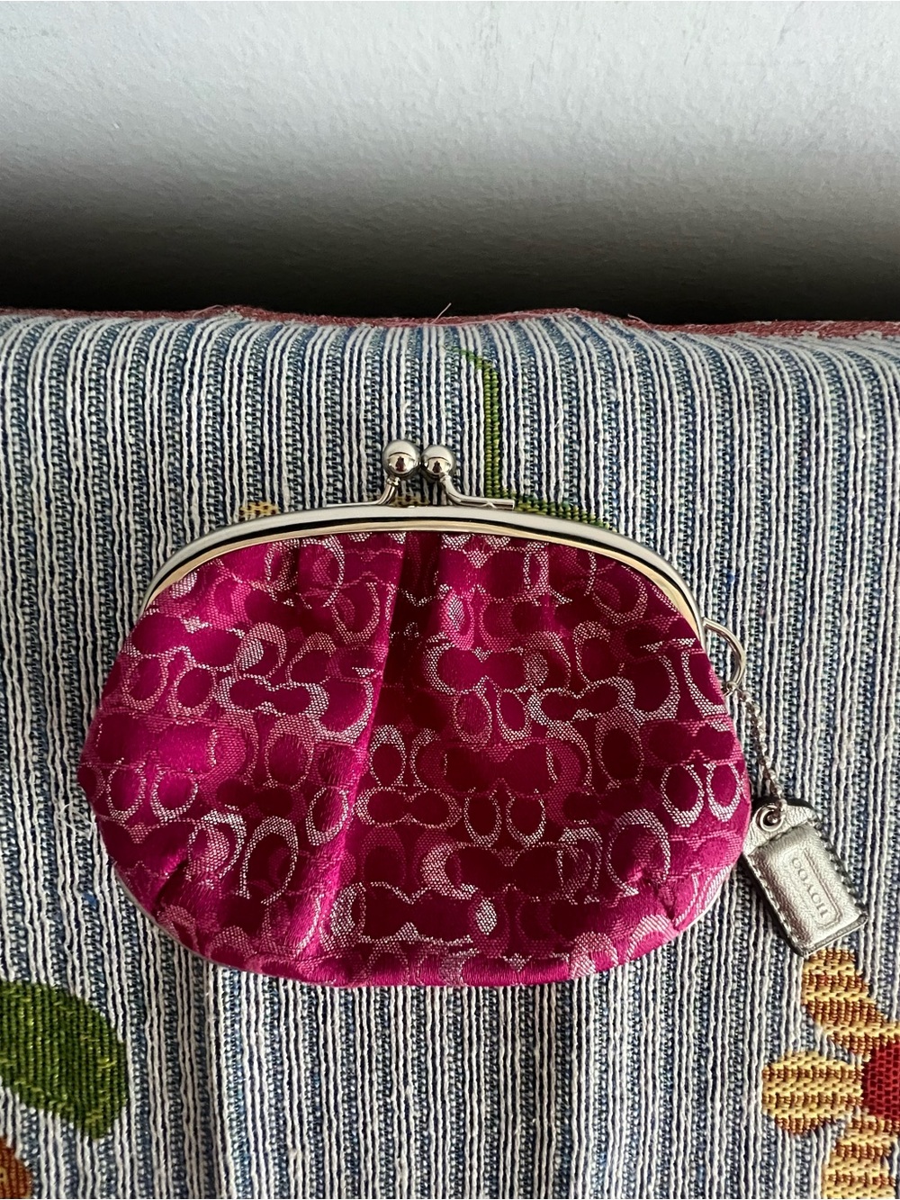 Coach Rare Y2K Pink Signature Kiss-Lock Coin  Purse